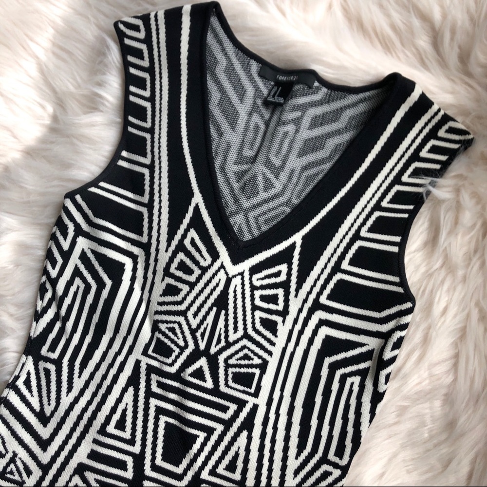 Printed body con dress
